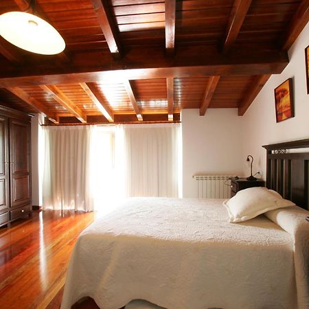 Albergue Casa Da Botica A Estrada Os Casares Habitación foto