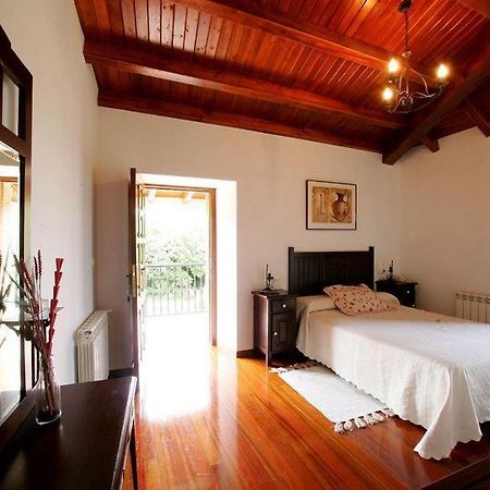 Albergue Casa Da Botica A Estrada Os Casares Habitación foto