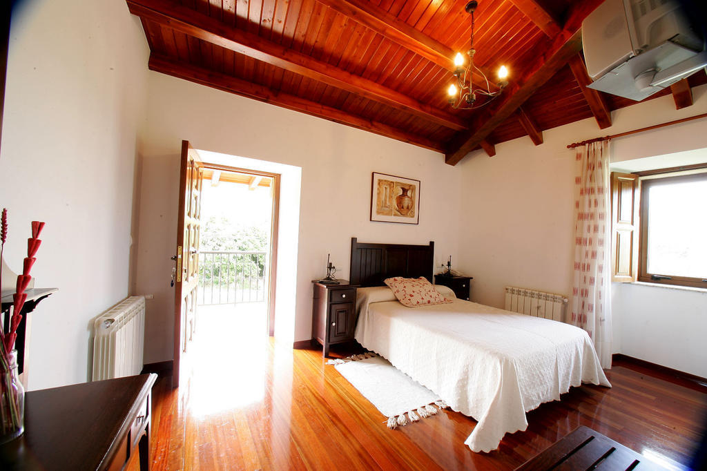 Albergue Casa Da Botica A Estrada Os Casares Exterior foto