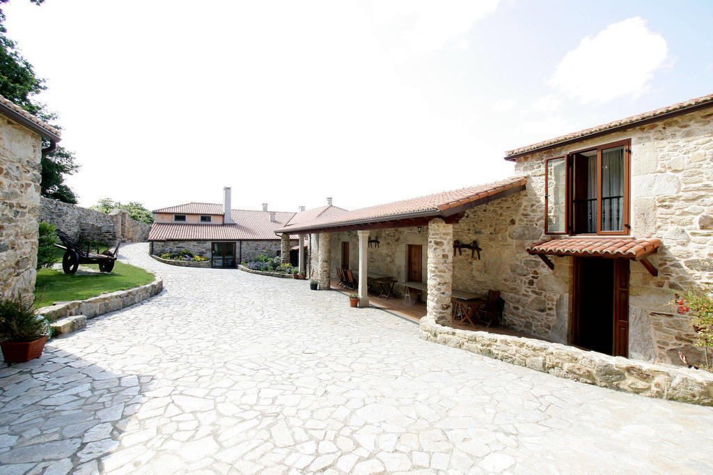 Albergue Casa Da Botica A Estrada Os Casares Exterior foto
